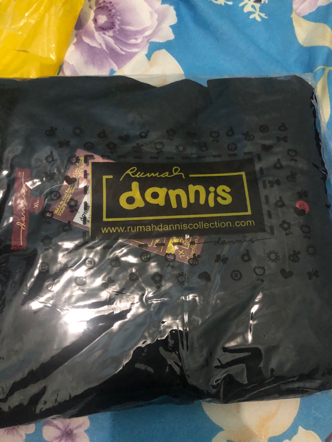 Dannis Gamis Batik Hitam Merah