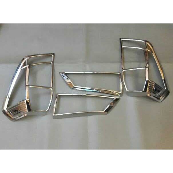 Garnish / Garnis / List / Lis Lampu Belakang Sigra