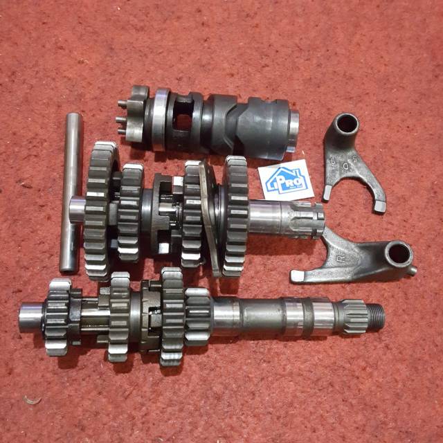 Gigi rasio transmisi Jupiter Z1 115 FI injeksi karbu gear ratio transmission girbok girbox gearbox