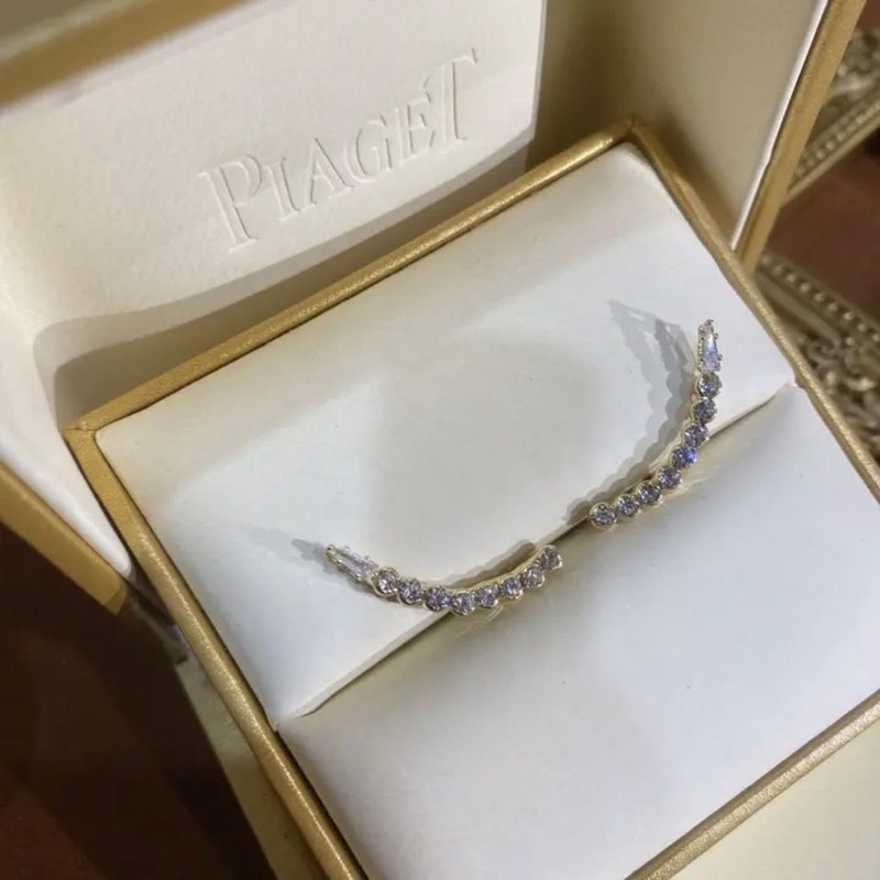 Anting Tusuk Gantung Panjang Wanita Hias Kristal / Berlian Imitasi Gaya Korea / Elegan Untuk Pernikahan / Pesta
