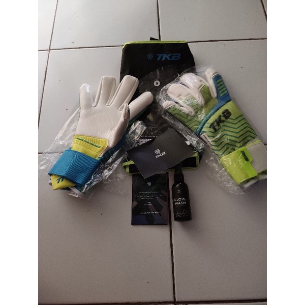 SARUNG TANGAN KIPER TKB FORSTE 2.0 WICKED