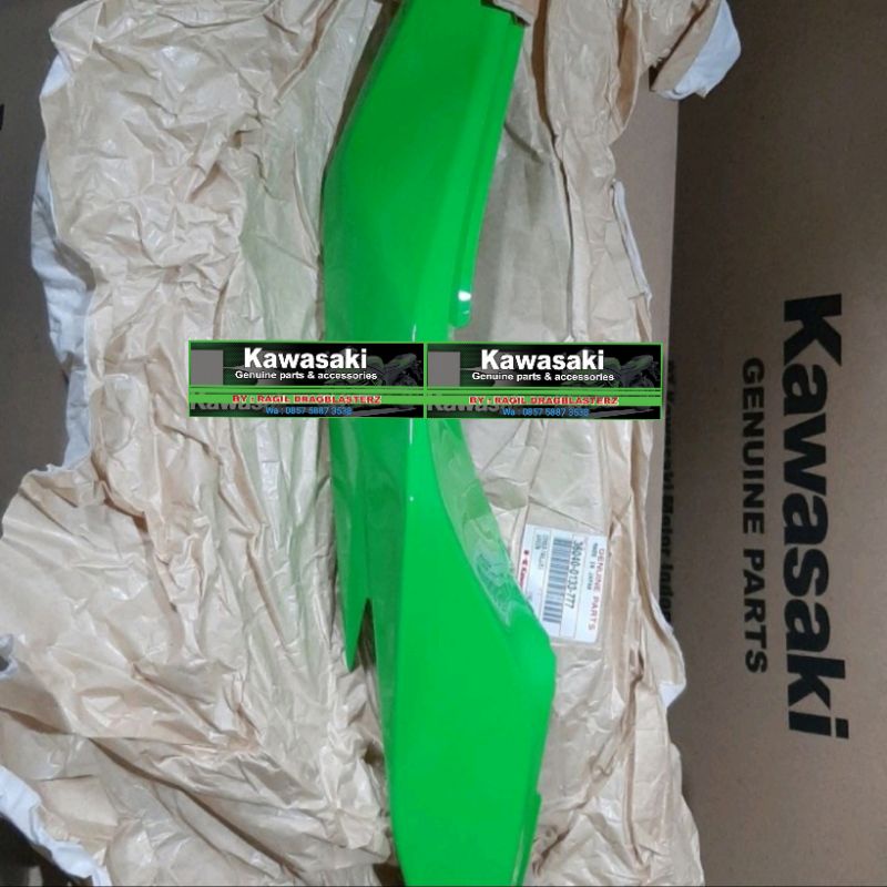 cover body belakang bodi belakang kiri zx636 zx 636 hijau Original Kawasaki