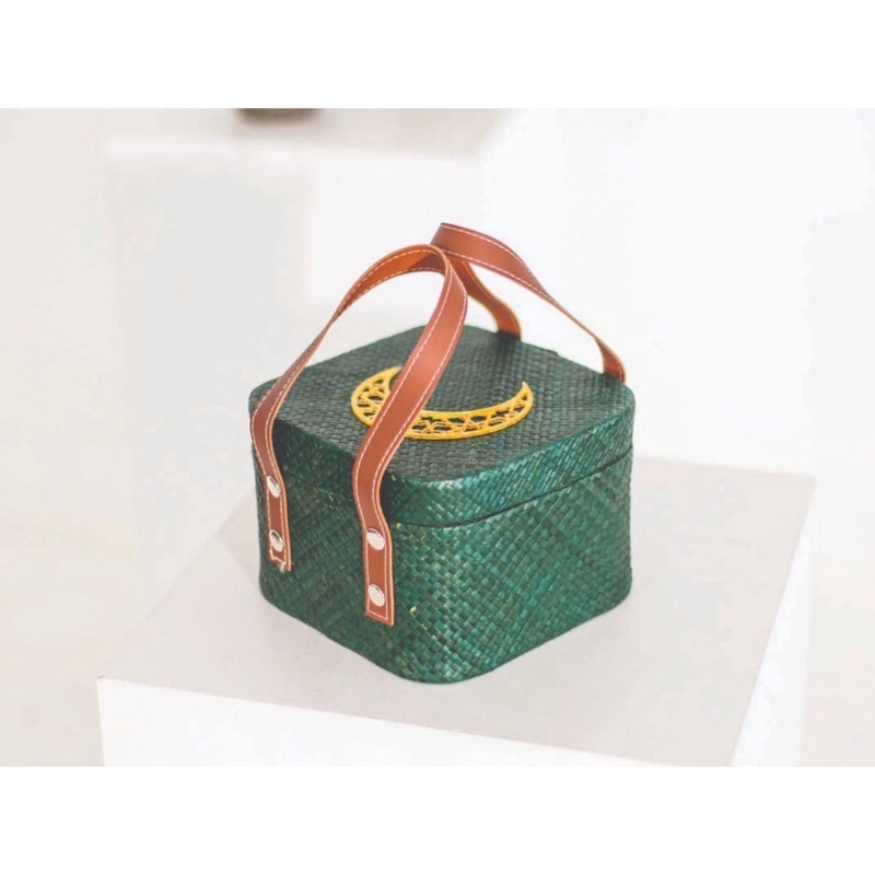 

Tas Anyaman Pandan Hijau Kotak - Uk 20 x 17 cm