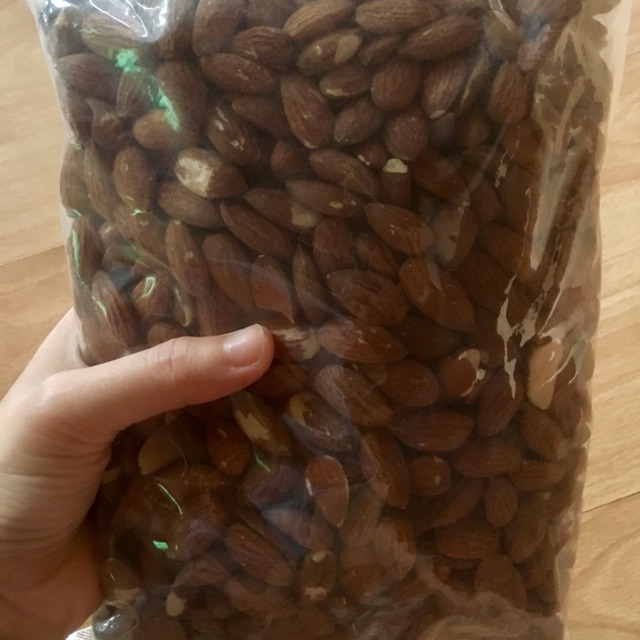 

Almond Panggang 1 Kg