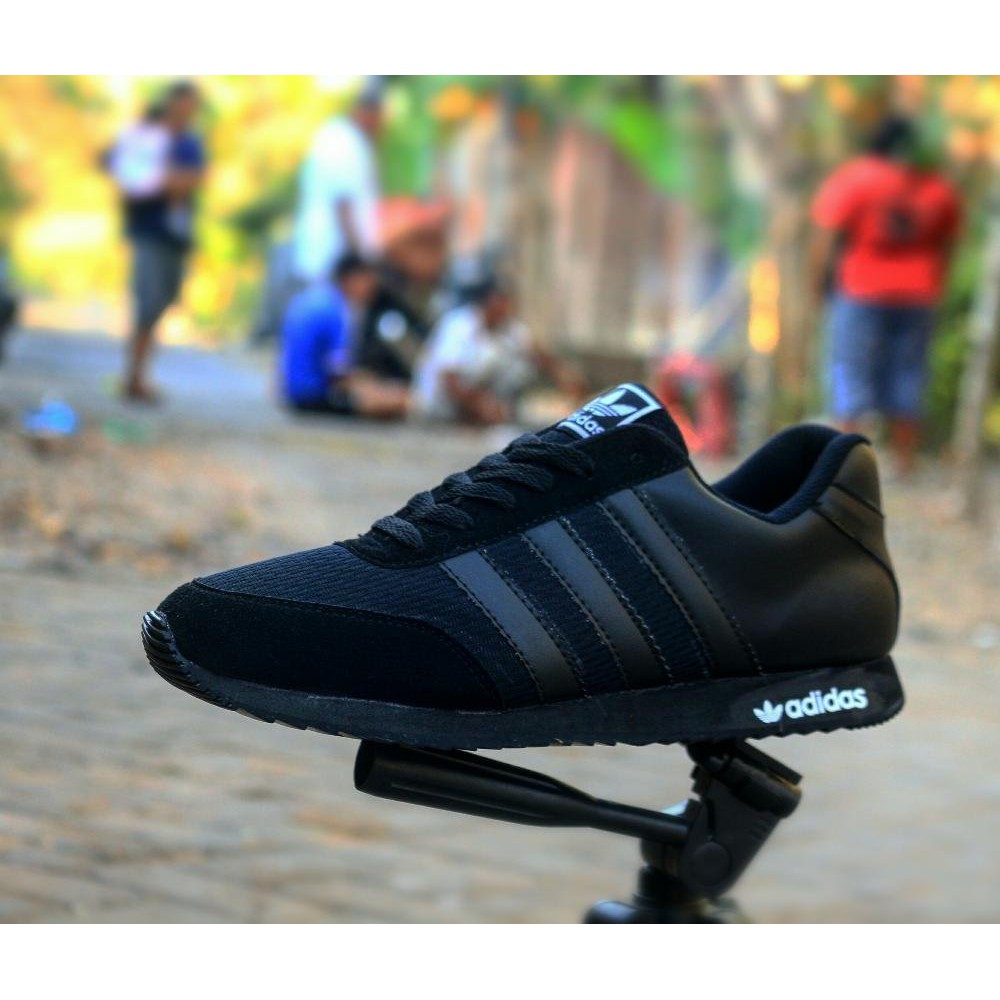 Sepatu Sekolah Adidas Hitam Polos Cowok Cewek Limited