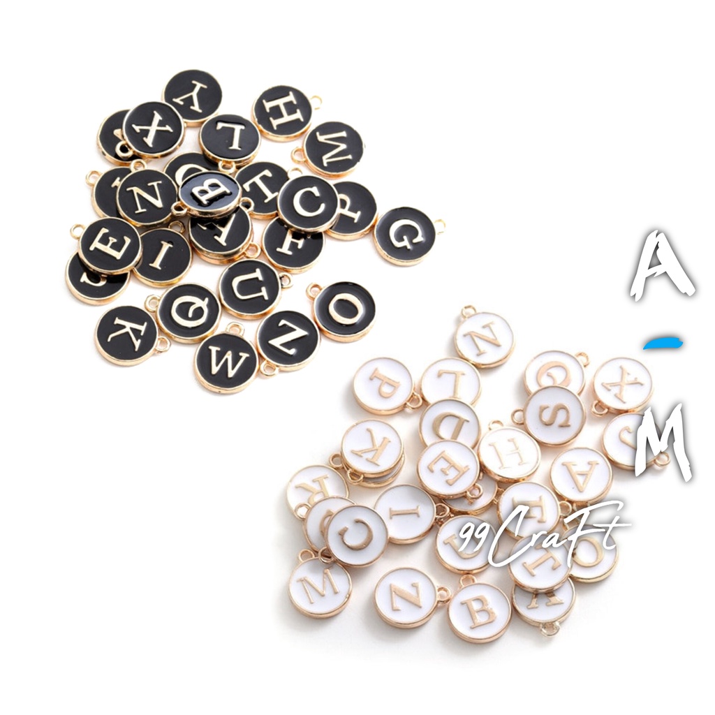 Charm bandul huruf epoxy A-M enamel koin hitam putih beads bahan membuat kerajinan gelang kalung