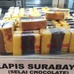 

Roti SUISSE hayam wuruk/lapis surabaya cake(minimal PESAN 10 ROTI campur, harus sesama SUISSE)