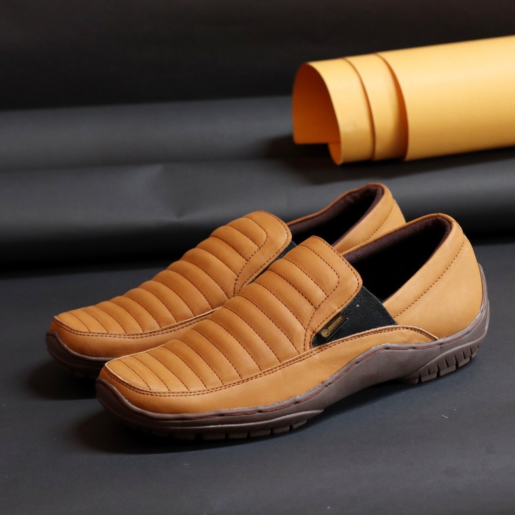 Sepatu Kasual Slip On Pria Original CVNY Kulit Asli  Sepatu Kerja Casual Premium Terbaru Terlaris