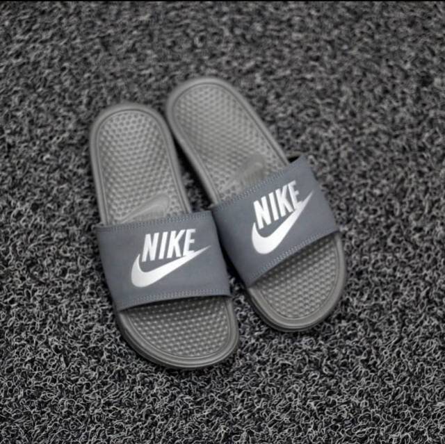 Sandal Nike Benassi