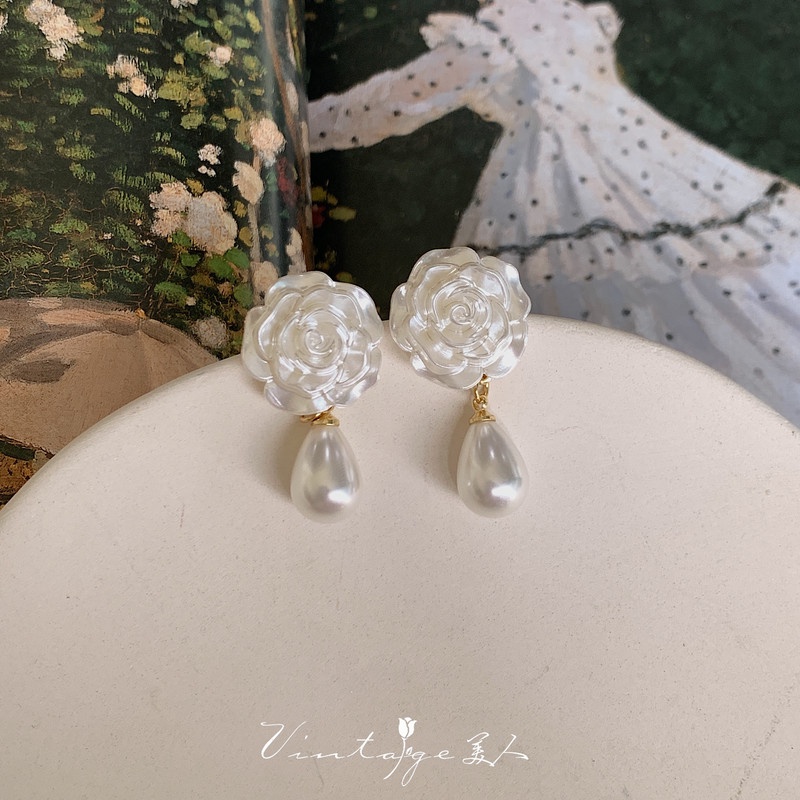 Anting Tusuk Gantung Bahan Sterling Silver 925 Desain Bunga Mawar + Mutiara Gaya Barok / Elegan Untuk Wanita