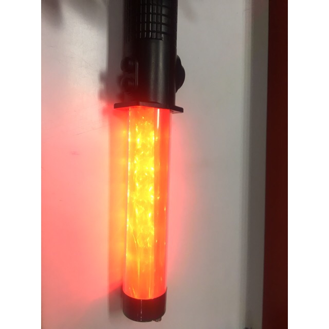 Senter tukang parkir