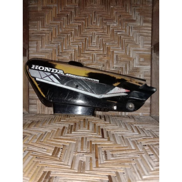 box aki/kempol Astrea grand bulus 1993 sebelah kanan original paint