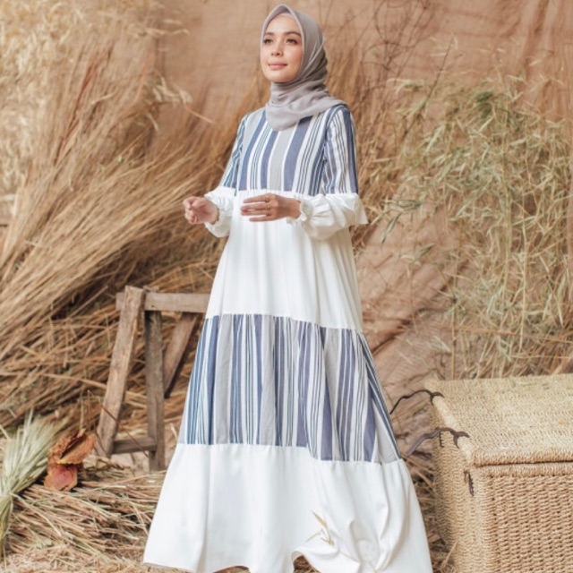 WEARING KLAMBY AYUDIA DRESS BY NAVY STRIPESS
