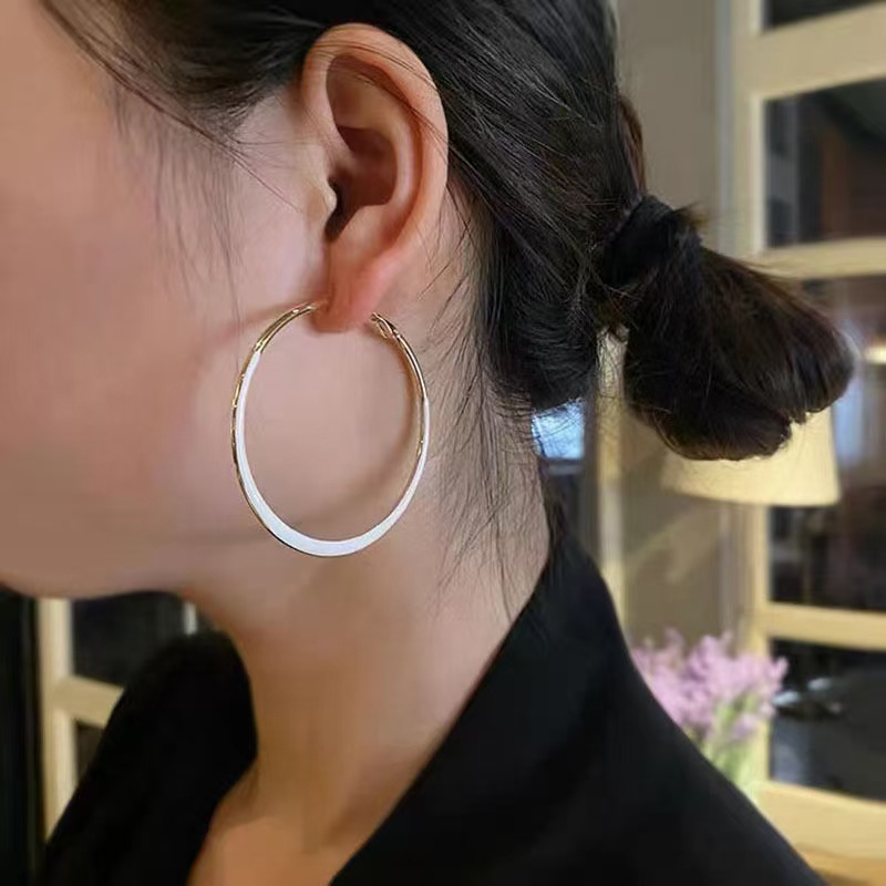 Anting Bulat Besar Trendy Untuk Wanita