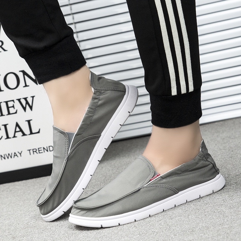 1001 IMPORT SEPATU SLIP ON BRAVELY PRIA + BOX DAN KAOS KAKI !!! - 3 WARNA