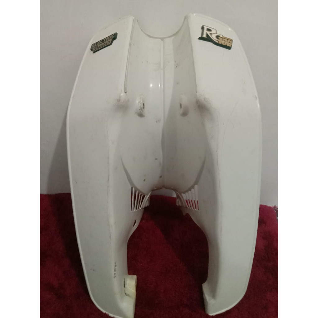 Cover tebeng sayap depan Suzuki RC 100 putih original copotan motor