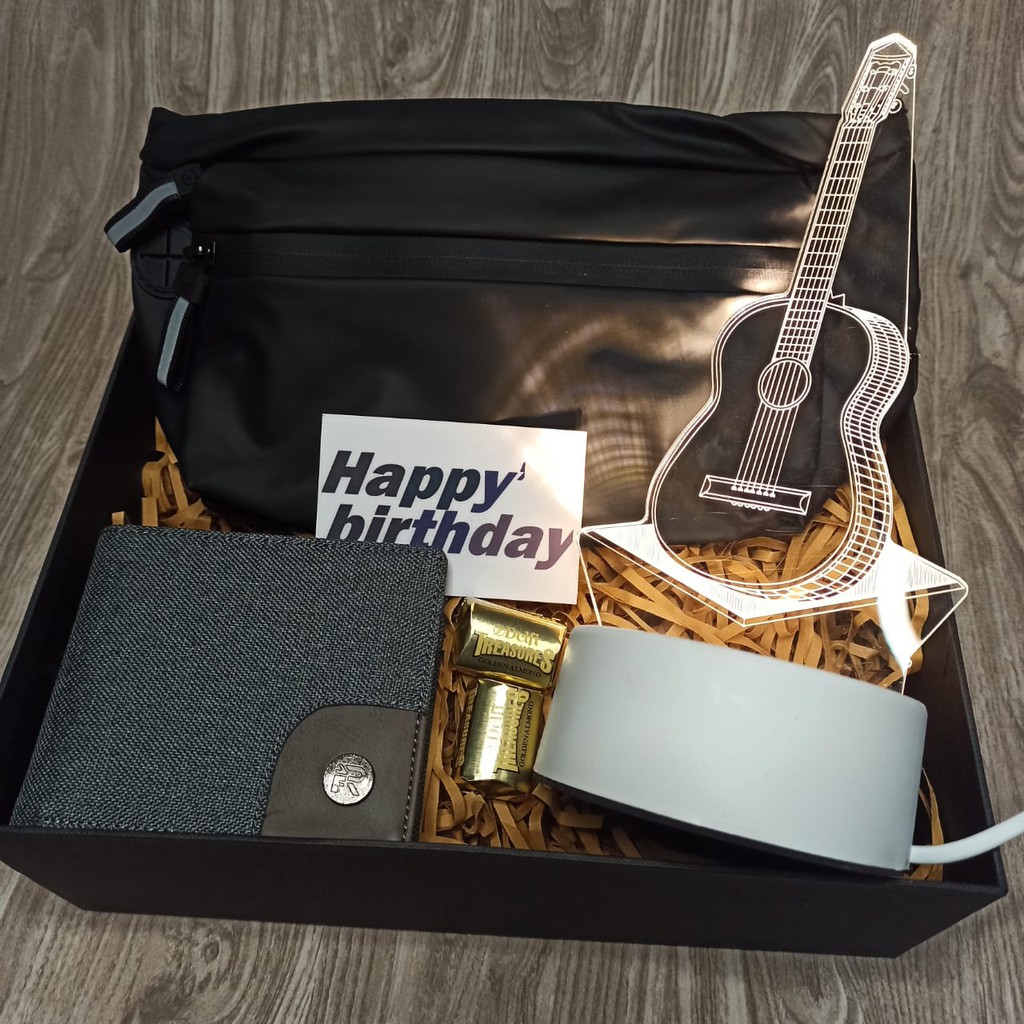 

Bliss Box SlingBag Guitar (Hampers/Gift Box /Kado UlTah/Kado Wisuda/Kado Anniversary/Souvenir)