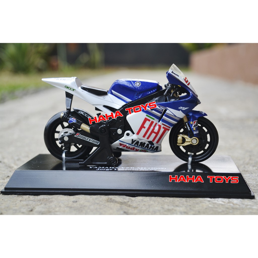 Diecast/ Miniatur MotoGP NewRay 1:18 Yamaha FIAT 2009 Jorge Lorenzo No 99