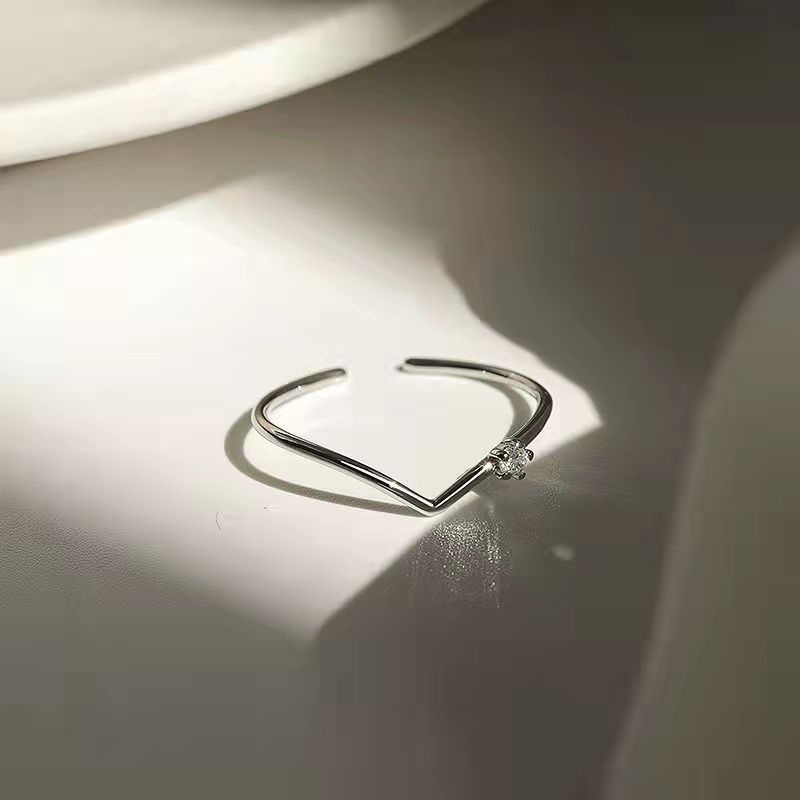 Cincin Berlian Imitasi Bahan Alloy Lapis Silver Untuk Wanita