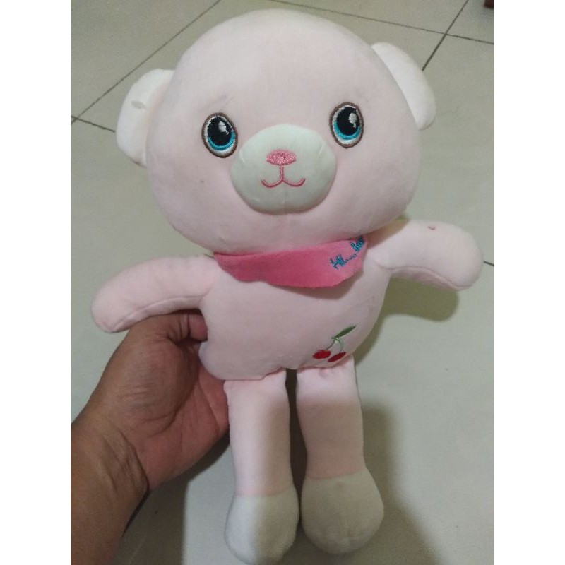 Boneka beruang pink sedang