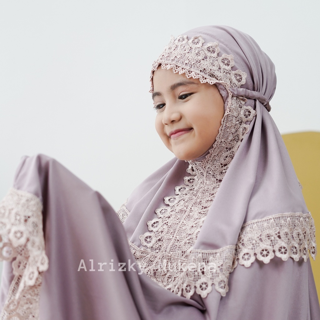 ALRIZKY - Mukena Anak Sutra Velvet Clarissa Renda Giper Cantik USIA 3-5 TAHUN