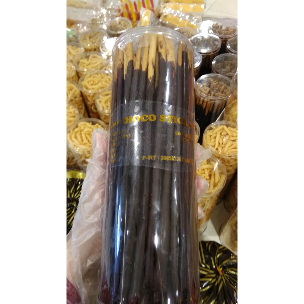 

READY CIKARANG 28 DEC 2024 - CHOCO STICK TABUNG KARTIKA SARI BANDUNG BEST SELLER CAKE LAPIS BOLU SALE PROMO JAJANAN ENAK KULINER