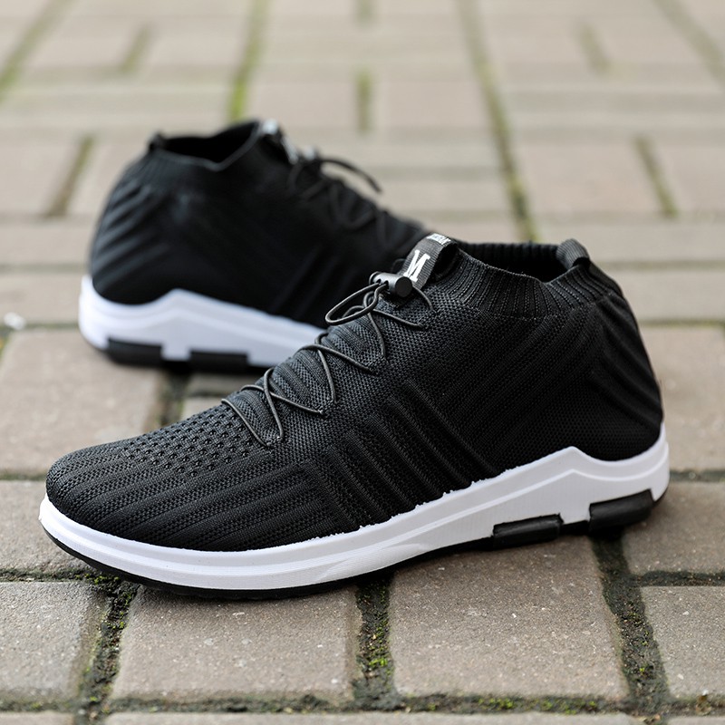 Leedoo Sepatu Pria Sneakers Slip On Casual Sport Running Shoes Hitam Polos MR102-6