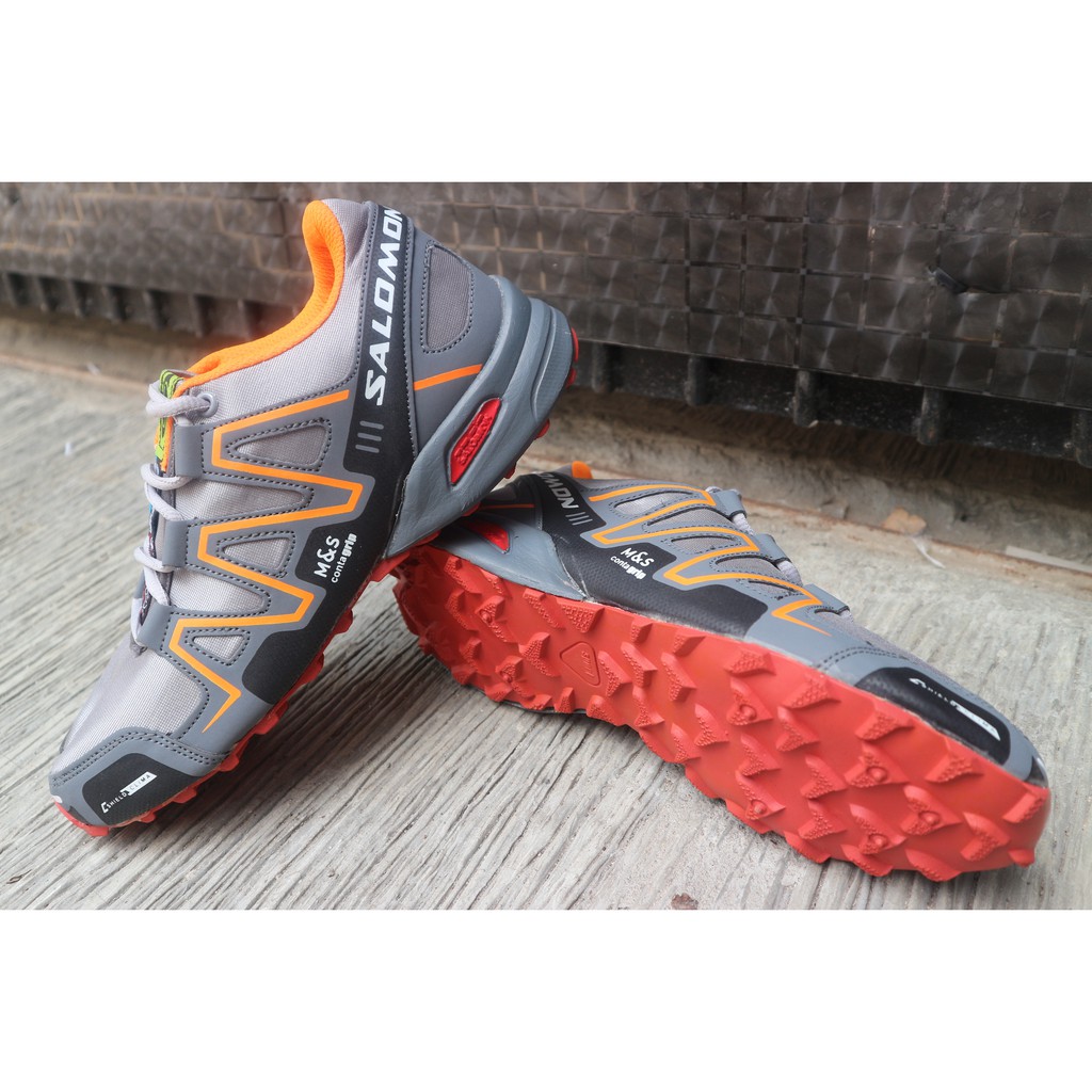 Sepatu Pria SALOMON TRACKING Outdoor Shoes