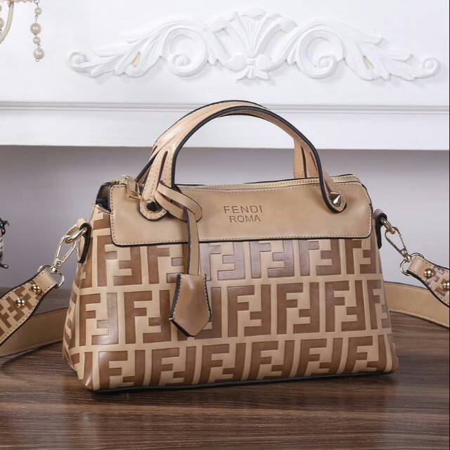 Tas wanita#Tas fendi roma#tas slempang