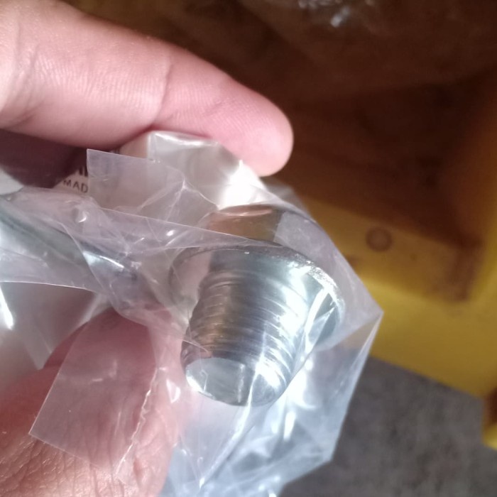 Drain Plug Oil Pan Mitsubishi