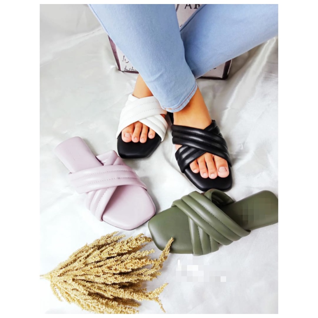 Sandal Wanita Puffy / Sandal Wanita Terbaru / Sandal Puffy Wanita Terbaru / Sandal Teplek Wanita