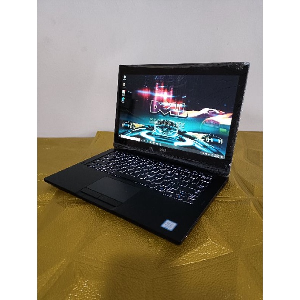 Laptop touchscreen Dell 5289 core i5 generasi 7 ram 8gb