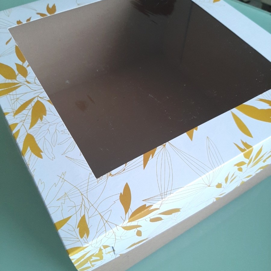 

(5 pcs) box hampers kue pudding dus motif golden bambu mika kardus kemasan kotak packaging ukuran 30x30x16 cm