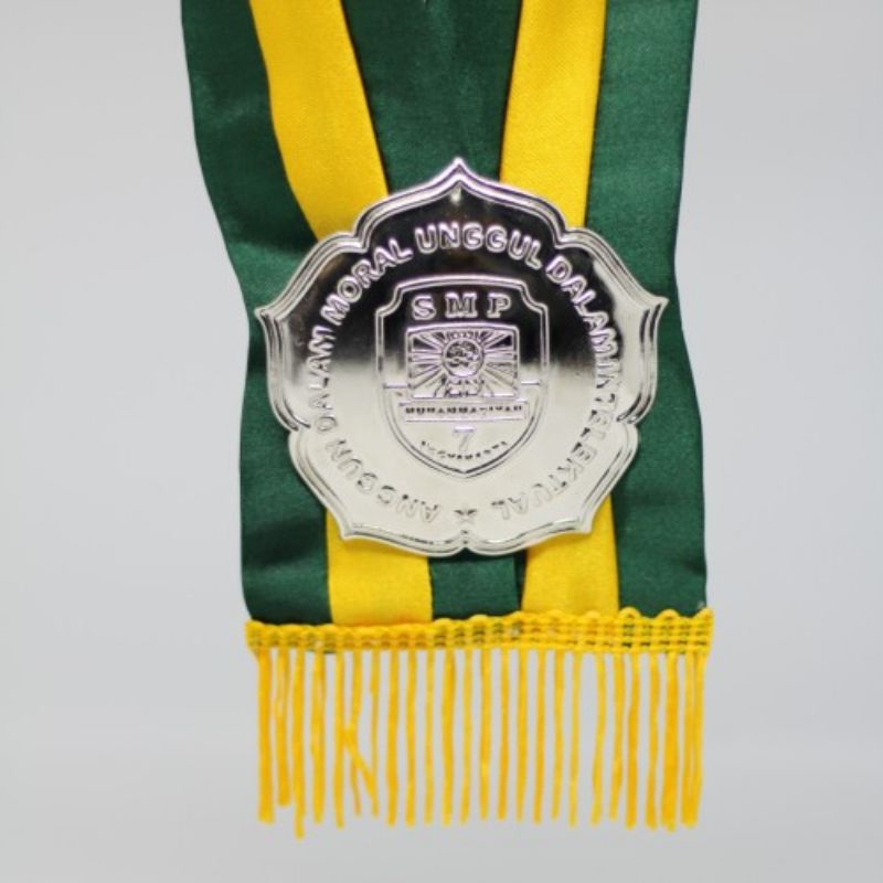 Samir wisuda logo kuningan