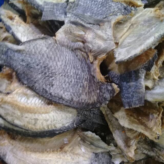 

Ikan asin mujahir