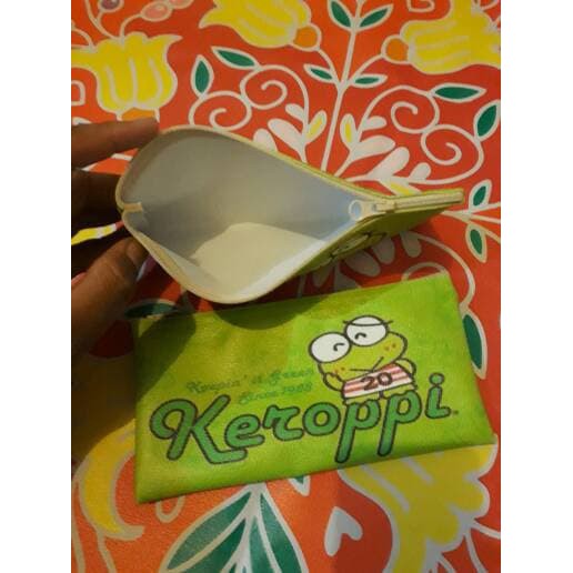 

Tempat Pensil Keroppi Kostak Wadah Dompet Tepak