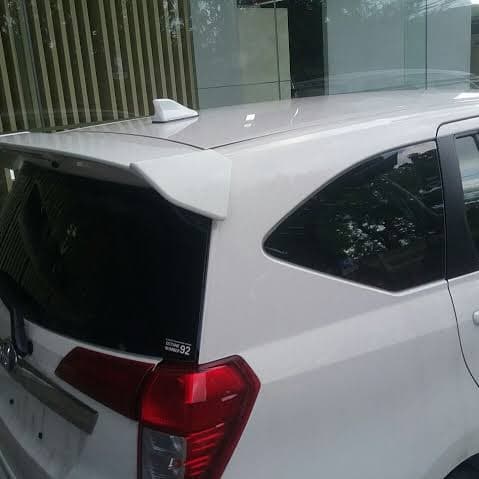 spoiler-topi belakang calya sigra