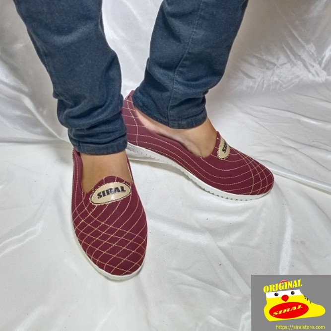 Sepatu Slip On Wanita Motif Jahit Merek Siral Warna Maroon S11R02B1 / Sepatu Wanita / Sepatu Slip