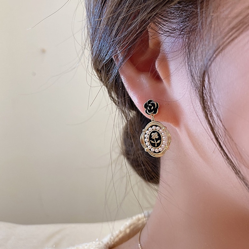 Anting Enamel Bentuk Bunga Bulat Gaya Retro Untuk Musim Gugur Dan Dingin