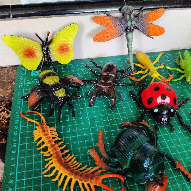 isi 12 MAINAN SERANGGA BESAR &quot;Q201-8) MYSTICAL INSECT TOYS