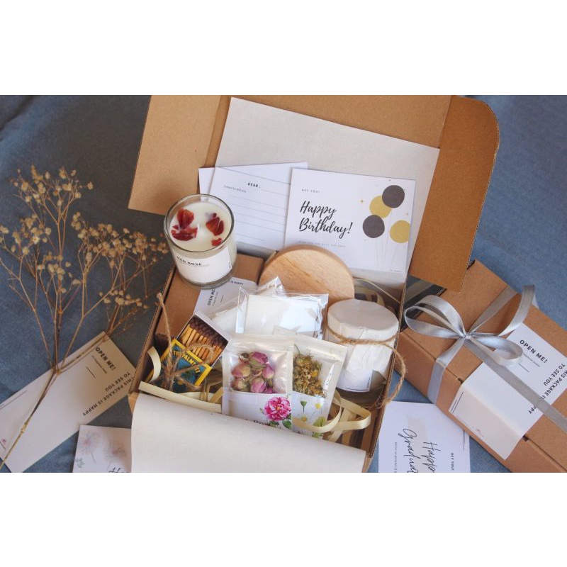 

Gitf Set 3/ Hampers Scented Candle/ Gift box Lilin Aromaterapi/ Kado Wisuda/ Kado Ultah /Hampers lebaran