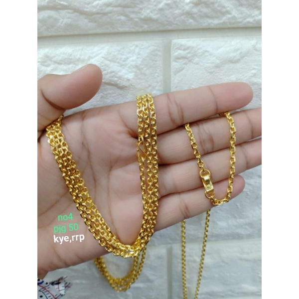 Rantai kalung replika mas 24 k yg golden,awtlet,ukuran 45cm (realnya 45-55cm),60cm (realnya 60-70cm) BERAT DITENTUKAN BERDASARKAN Besar kalung,bukan berat nya karena tidak ditimbang timbang karena hanya replika emas