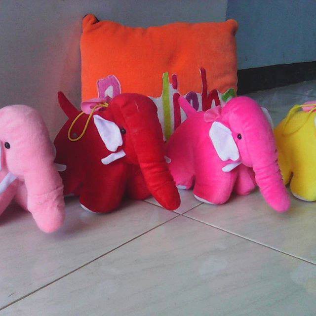 boneka gajah mini