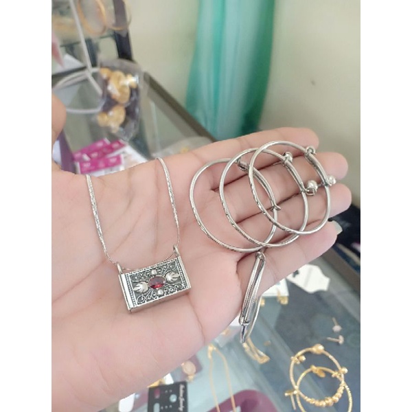 set bayi titanium putih