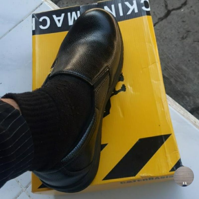 sepatu safetu slip on ujung besi/sepatu septy pria kerja palangan dan koki