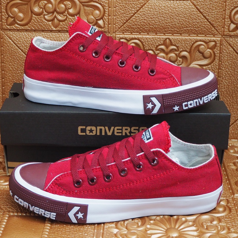 SEPATU CONVERSE ALL STAR X UNDEFEATED CHUCK TAYLOR II 2 SNEAKER SHOES SIZE LABEL MADE IN VIETNAM