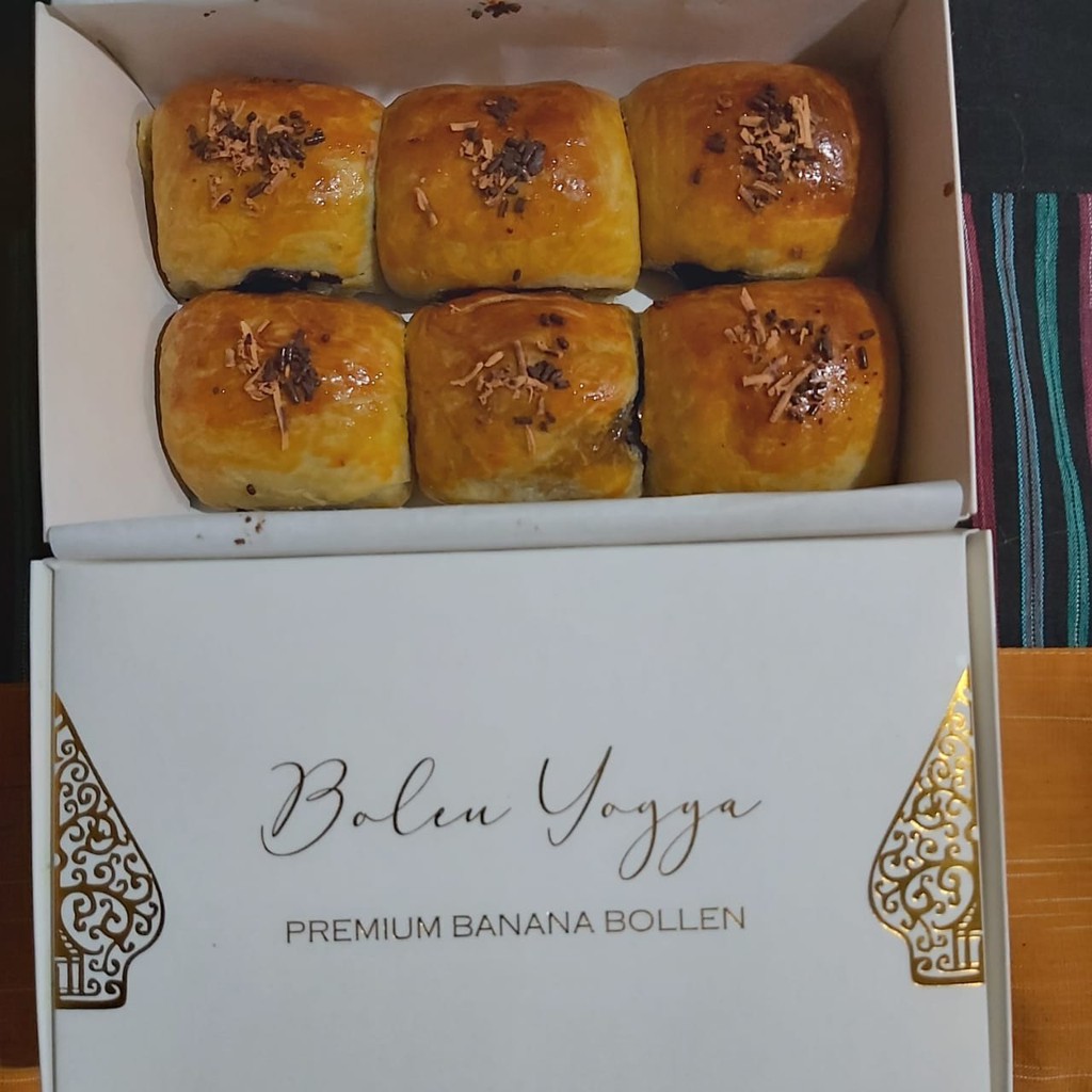 

BOLEN COKLAT KEJU BEST SELLER (Small Box) - Oleh-oleh kuliner Jogja / Yogya