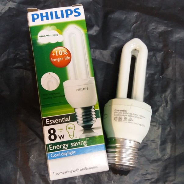 Philips Essential 8Watt Putih/ Kuning (sudah termasuk Bubble Wrap)