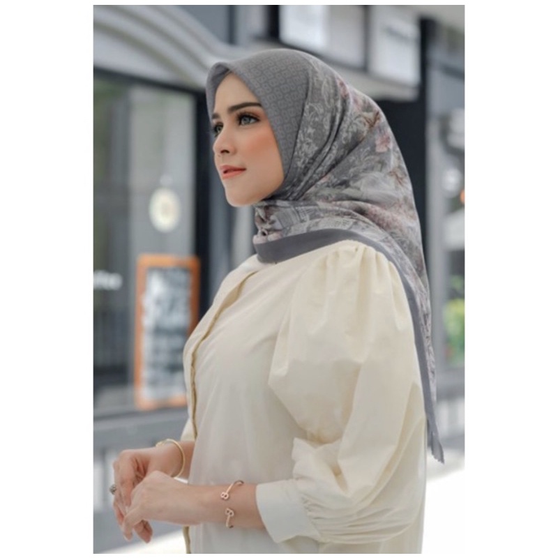 Sold out Buttonscarves Malaya Grey