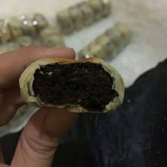 

Pia Coklat Khas Semarang